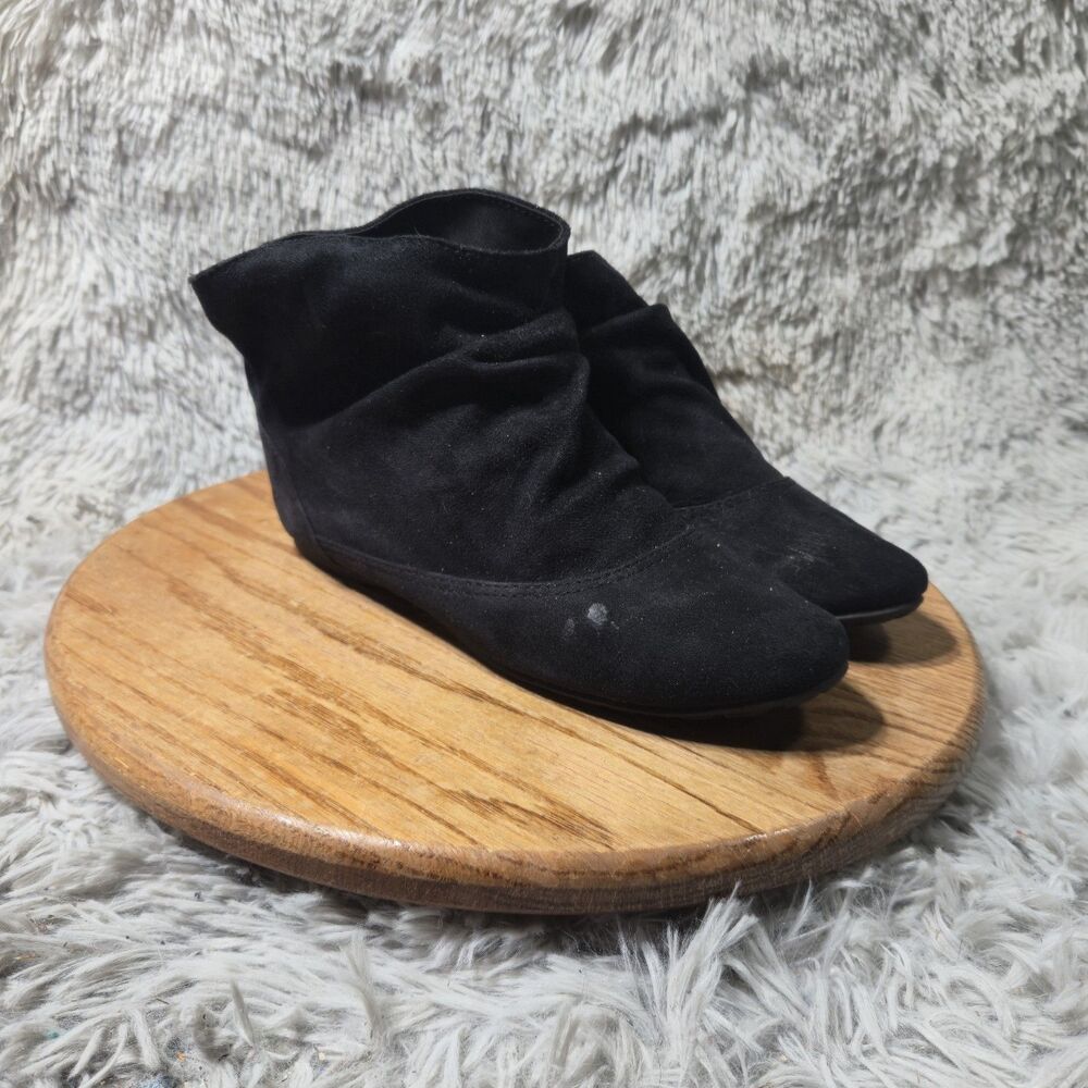 Trend Report Womens Black Pull On Ankle Fashion Boot Suede Booties Size 8.5
